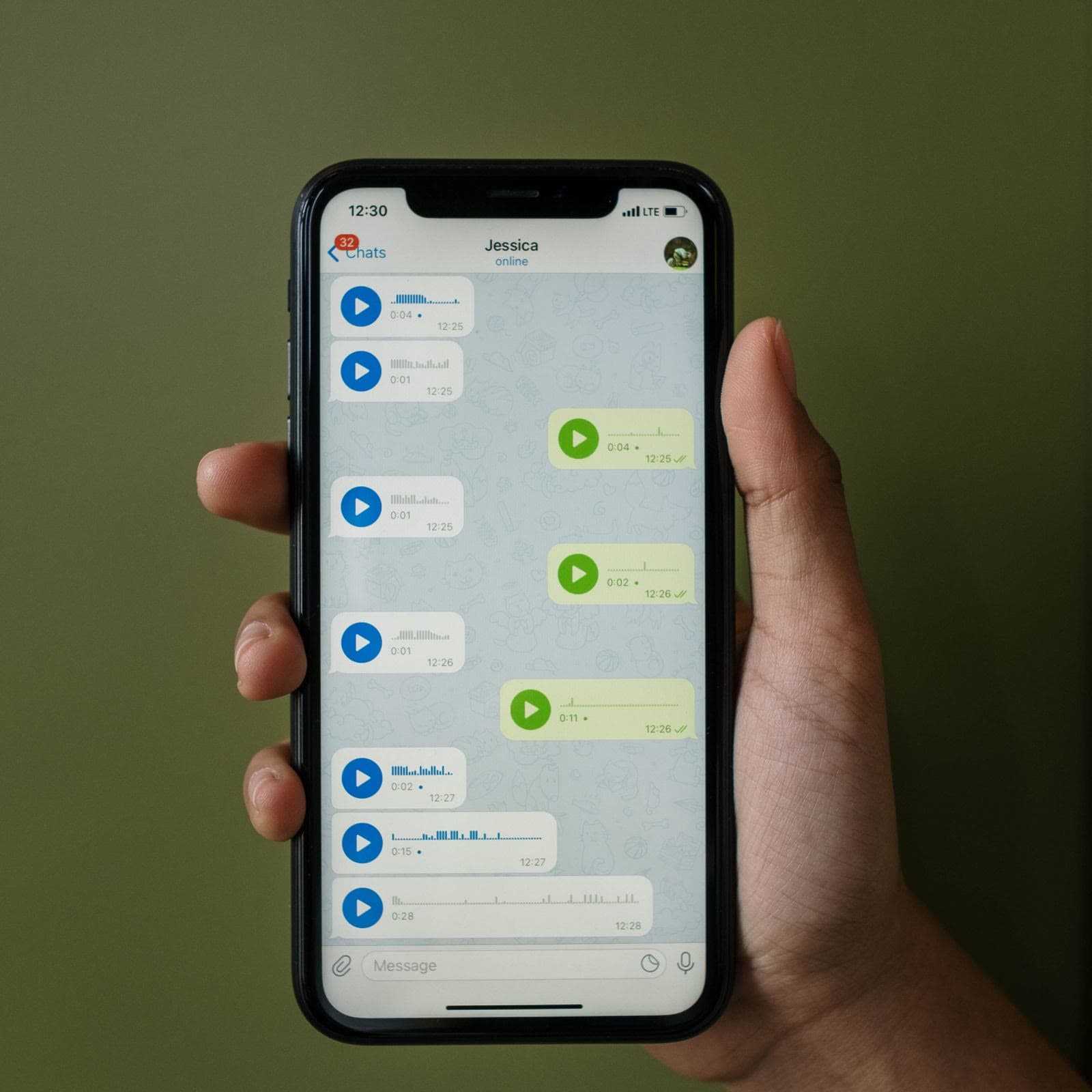 Why chat AI beats a contact form for GCC lead capture